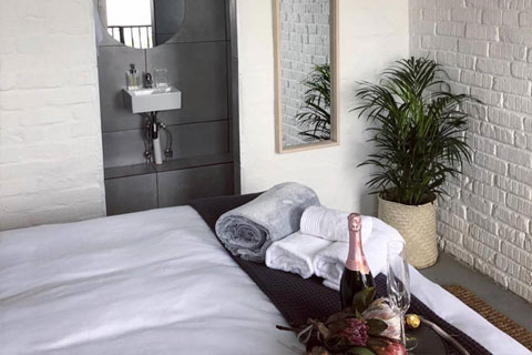 Lions Lake Accommodation